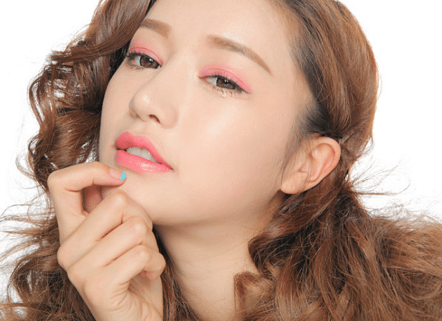 How to wear pastel eyeliner the Korean way B1.png